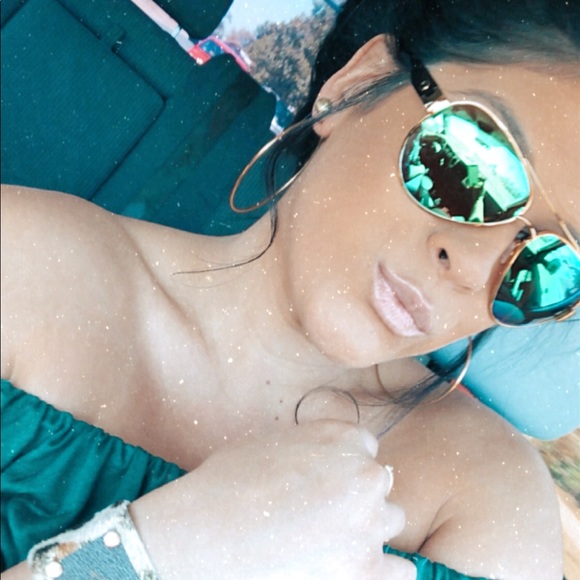 Meet your Posher, Marissa - Picture 2 of 3